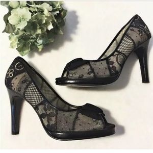 Beverly Feldman Peep Toe Lace Mesh Bow Pumps 8